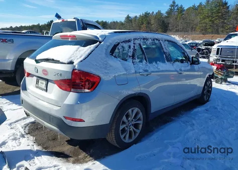 2014 BMW X1 xDrive28I z USA, uszkodzony, nr VIN WBAVL1C52EVY19092